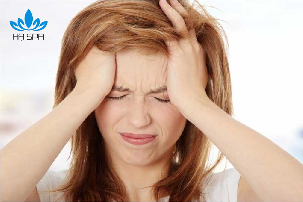 Giải đáp: Khi bị đau đầu có nên gội đầu không? 2 dau dau kinh nien