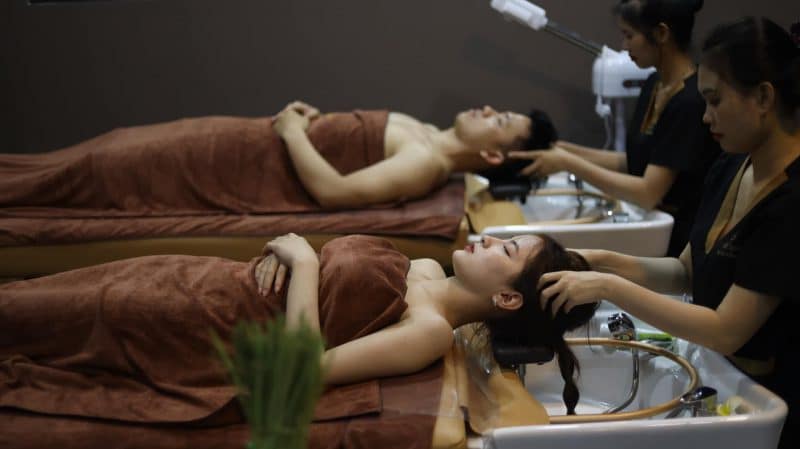 Tiệm gội đầu dưỡng sinh cặp đôi