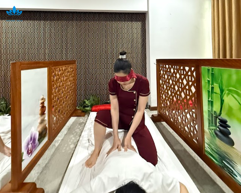 khoe duong sinh spa xong hoi massage quan 7 dong khach