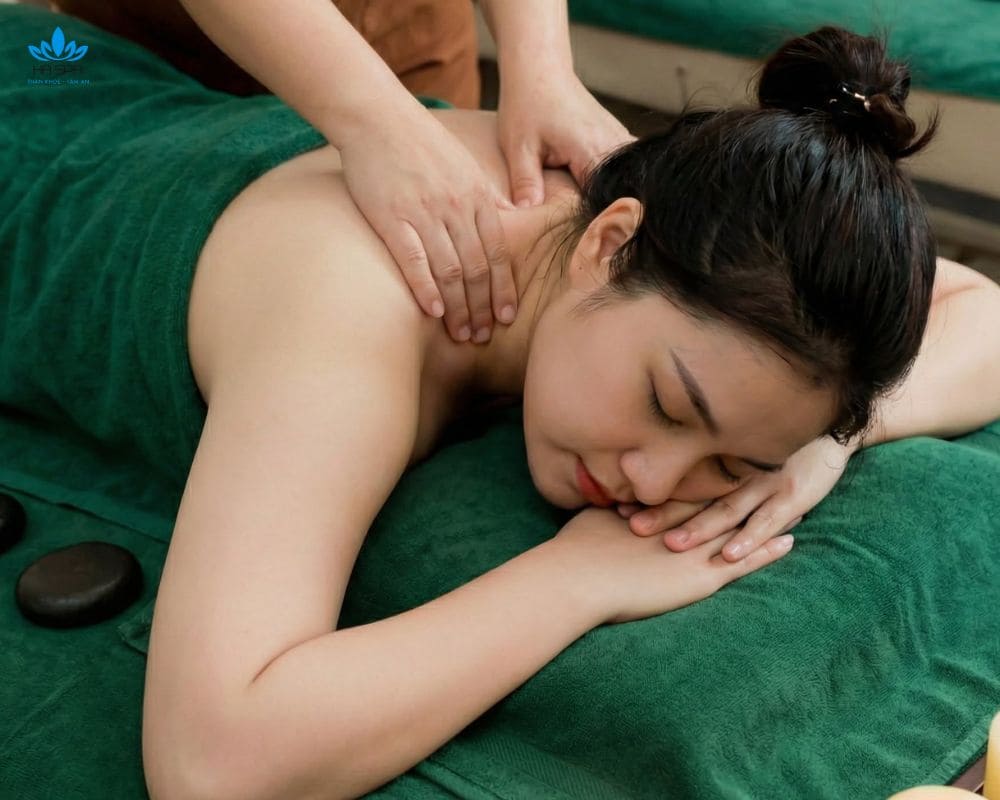 iri health spa dia chi massage co vai gay noi tieng dong khach