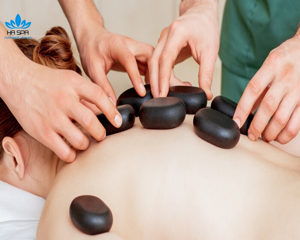 So sánh Four Hands Massage và massage thông thường
