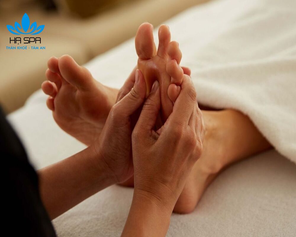 Hướng dẫn cách mát xa chân (foot) tại nhà đơn giản hiệu quả nhất 5 Làm ấm bàn chân