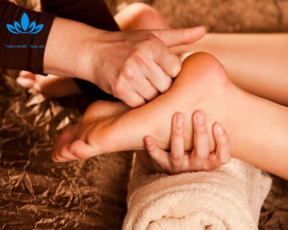 Hướng dẫn cách mát xa chân (foot) tại nhà đơn giản hiệu quả nhất 12 Thư giãn các kẽ ngón chân